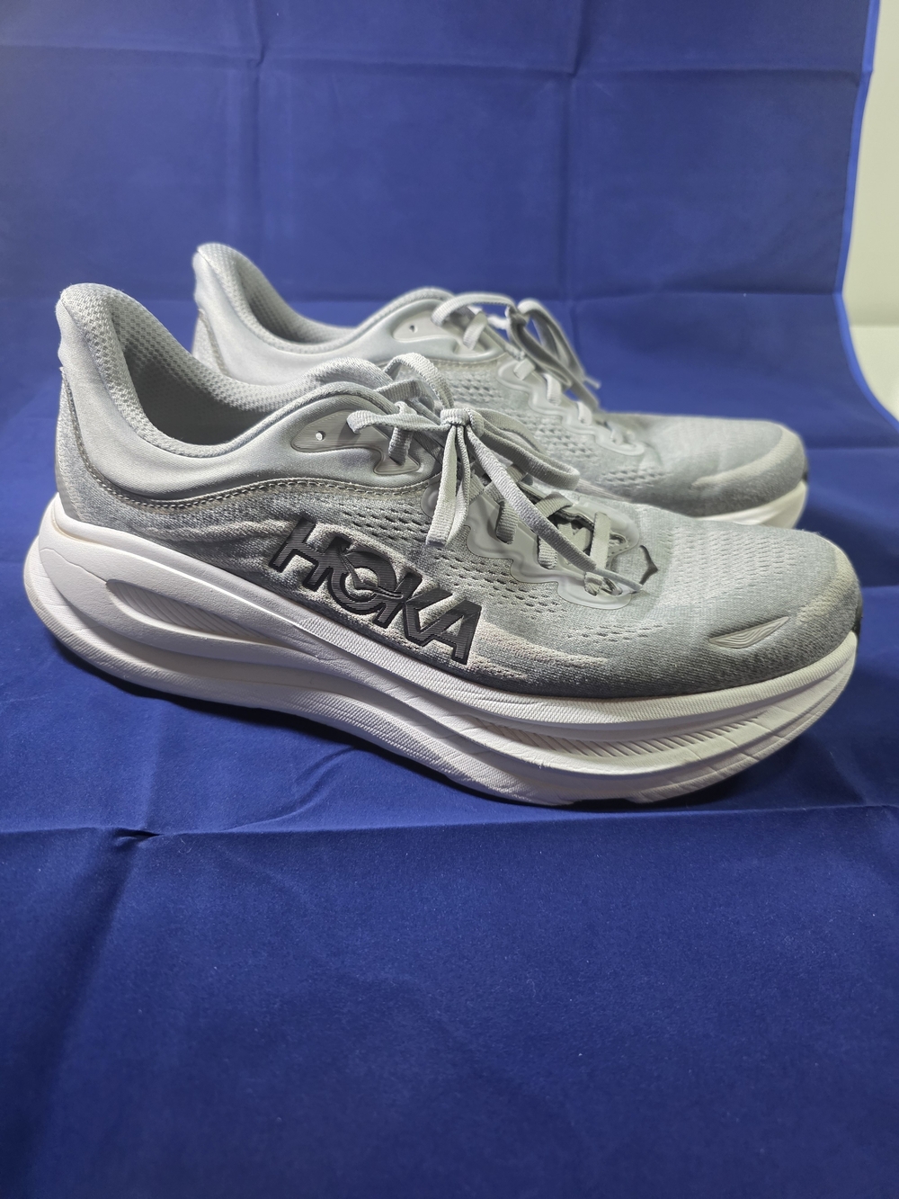 Hoka Men's Light Gray and White Athletic Running Shoes